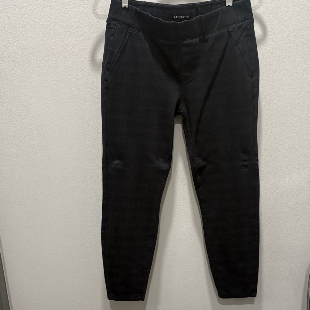 Liverpool Women's Black Cropped Pants